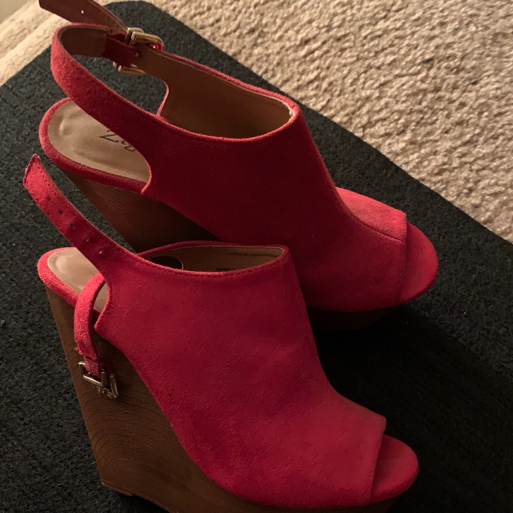 Women Red Wedges